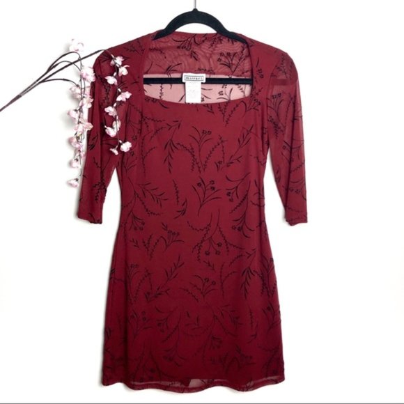 Vintage Dresses & Skirts - Vintage Red & Black Floral Mesh Design Dress